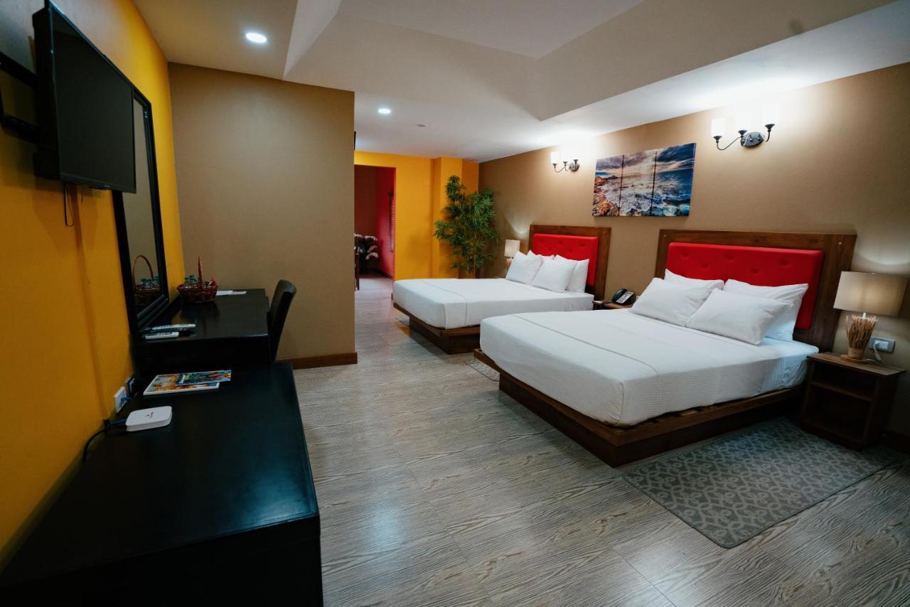 Runway Hotel Piarco Exteriér fotografie